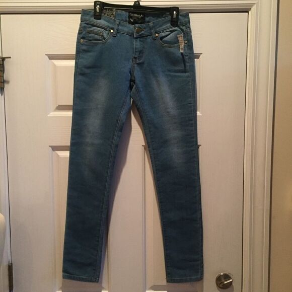 Thrill Jeans  - Picture 2 of 7